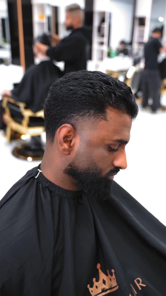 Taille de barbe professionnelle à Mississauga chez King's Chair Barbershop